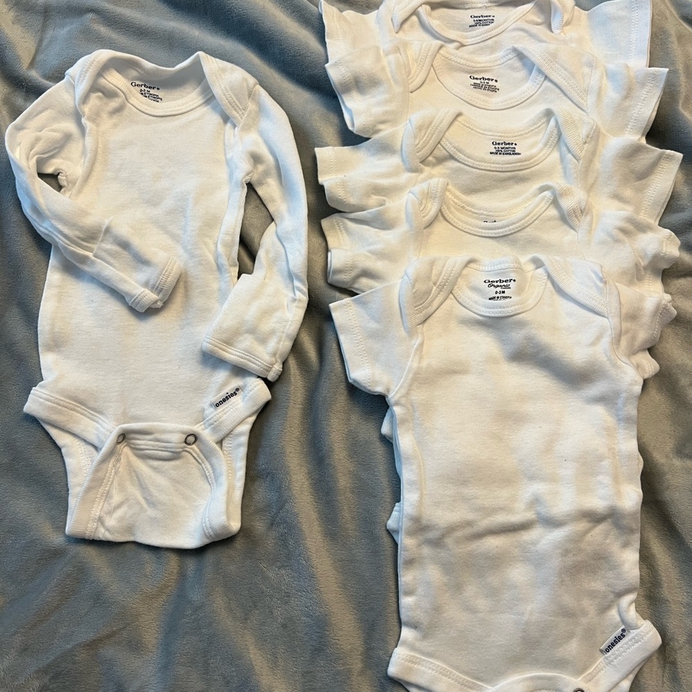 6pc 0-3m 3-6m gerber white onesies lot bot or girl like new